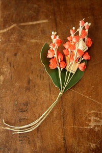 Antique Flower Corsage-산호색의 백합